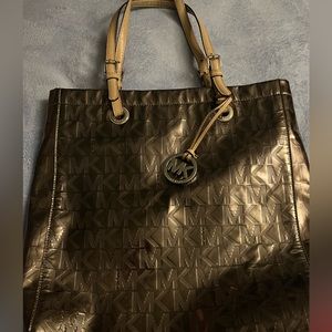 Michael Kors Metallic Tote for anyone who likes big bags!!